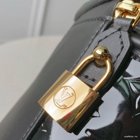 WIS CANNES LOUIS VUITTON 1026